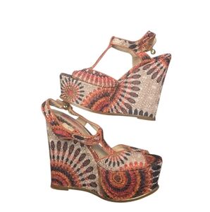 Betsey Johnson Women's Taelyn Wedge Sandal, 8 M US